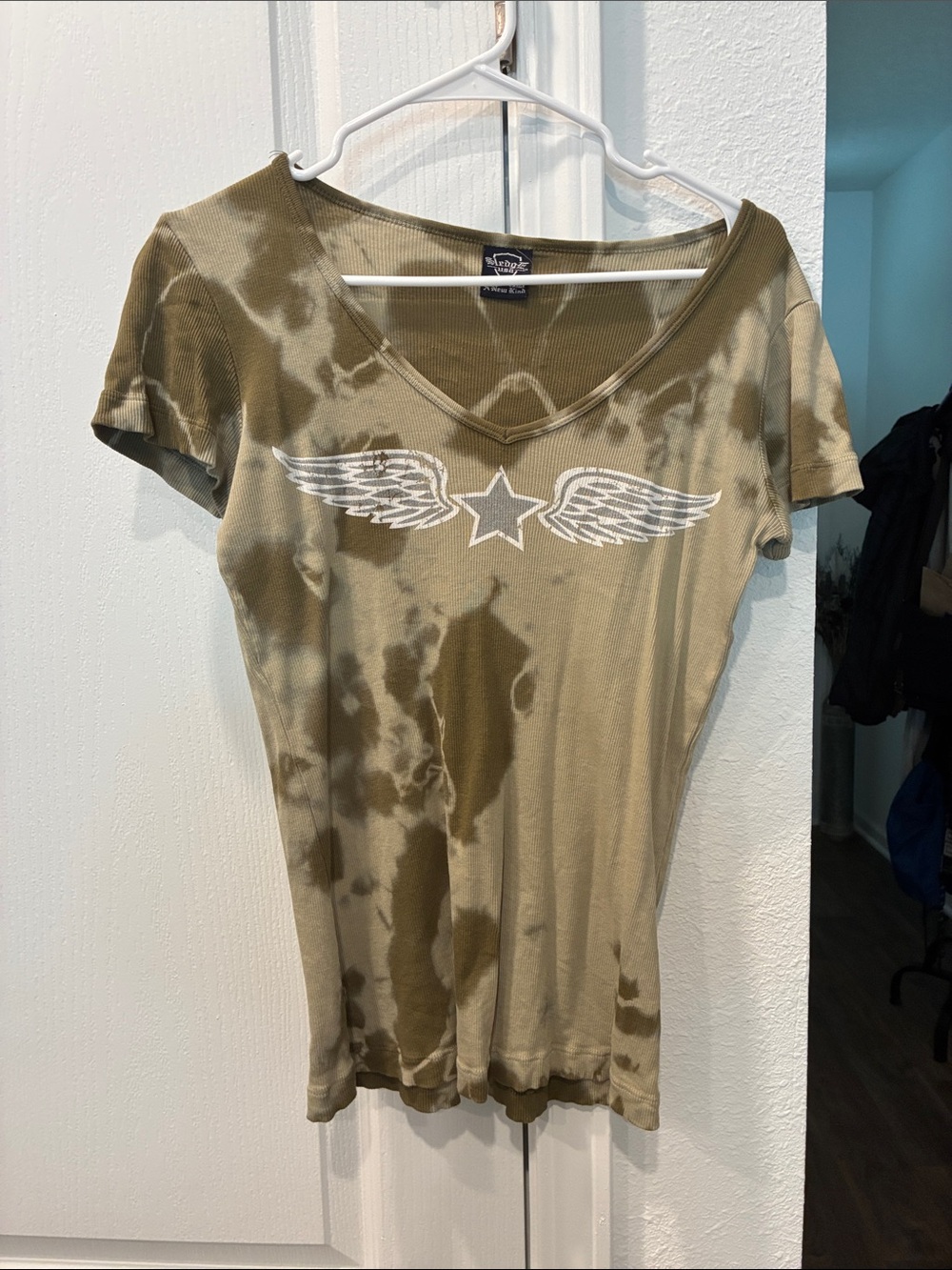 No Boundaries Olive Tie-Dye V-Neck Tee with Winged Star Graphic